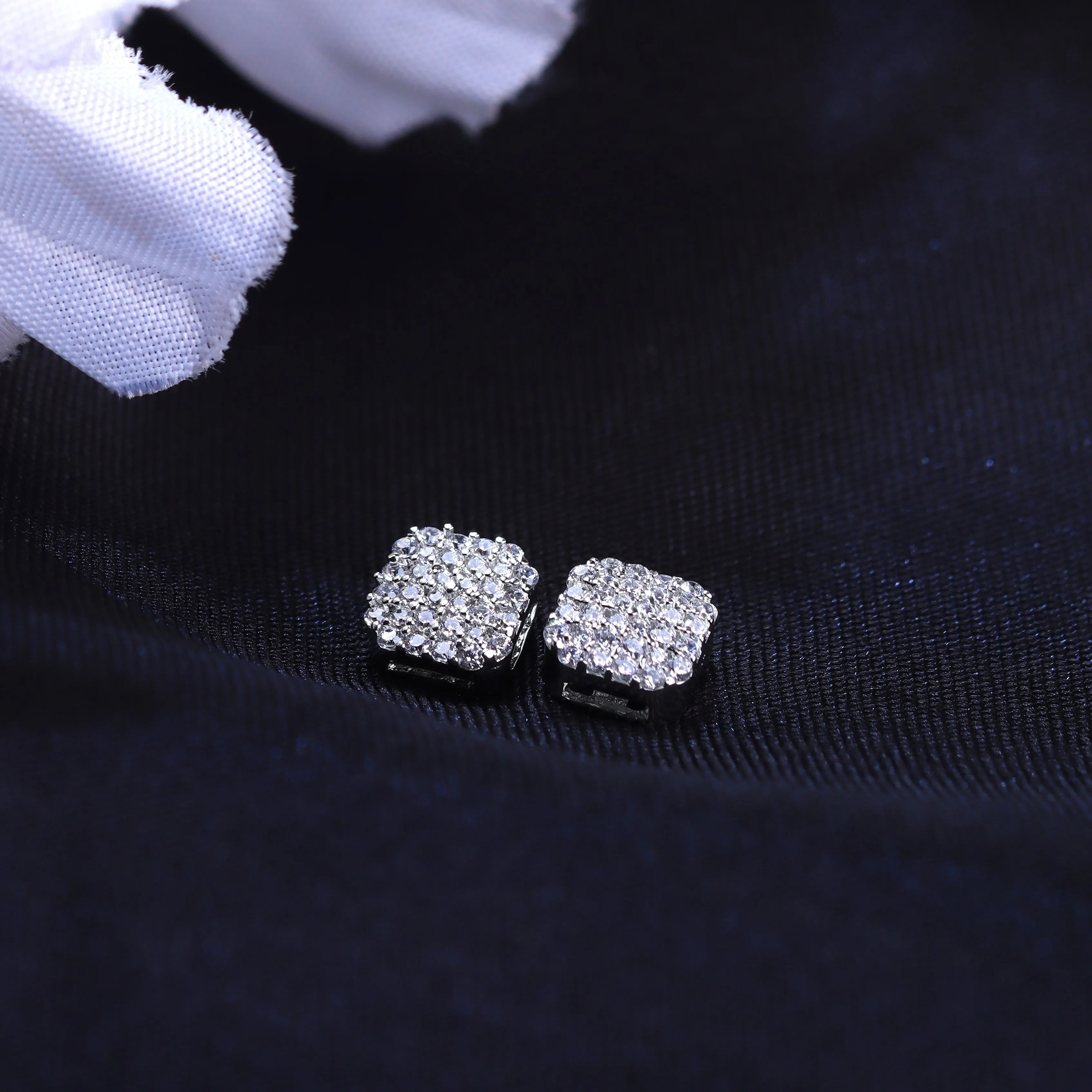 G.Silver Zircon Earrings.