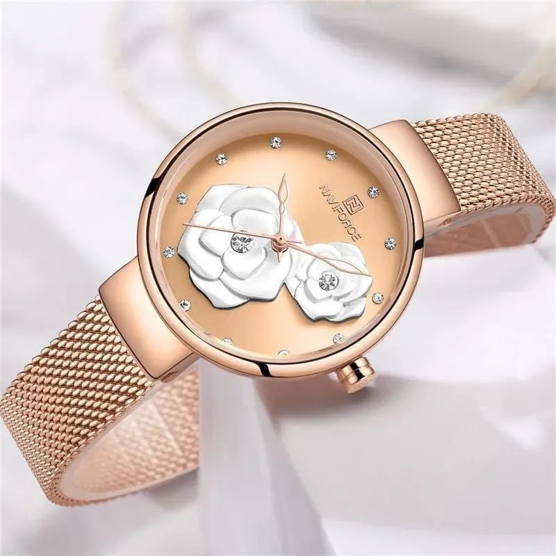 Ladies Stylish Metallic Bracelet Watch