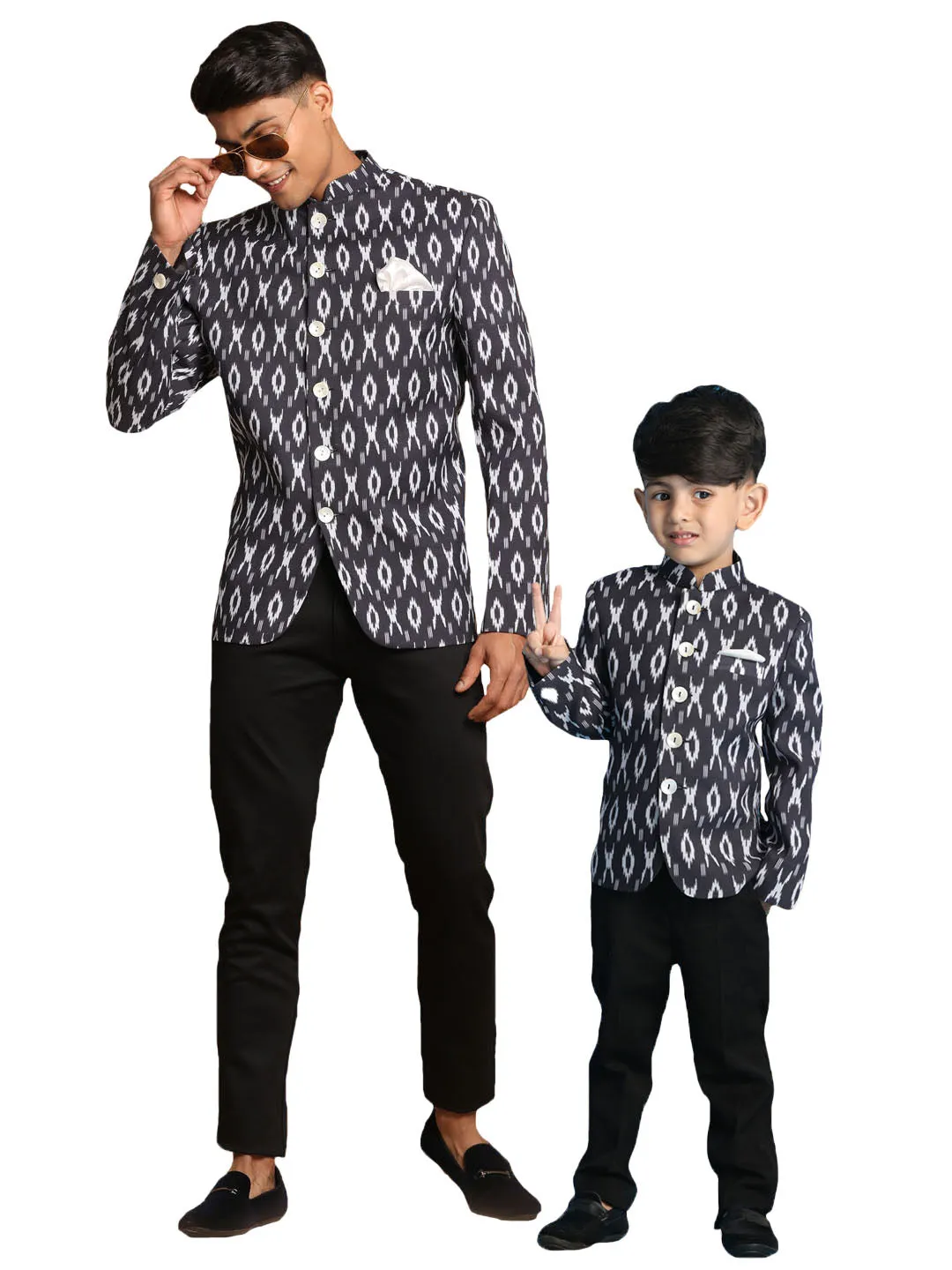 VASTRAMAY Black Ikkat Printed Baap Beta Jodhpuri